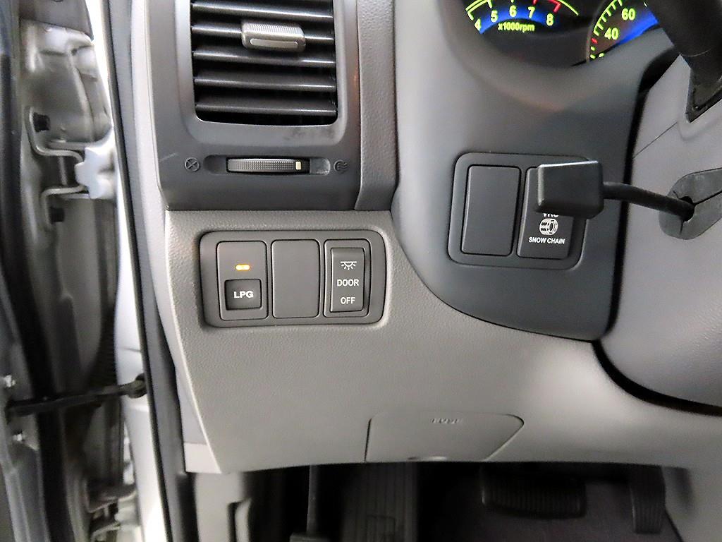 KIA Carnival - Vista 12