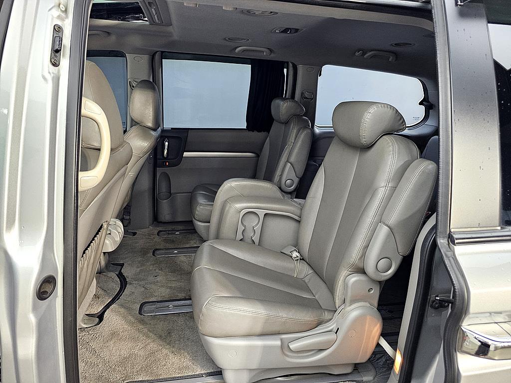 KIA Carnival - Vista 9