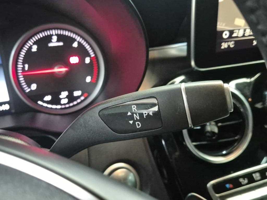 Mercedes Benz GLC Class - Vista 8