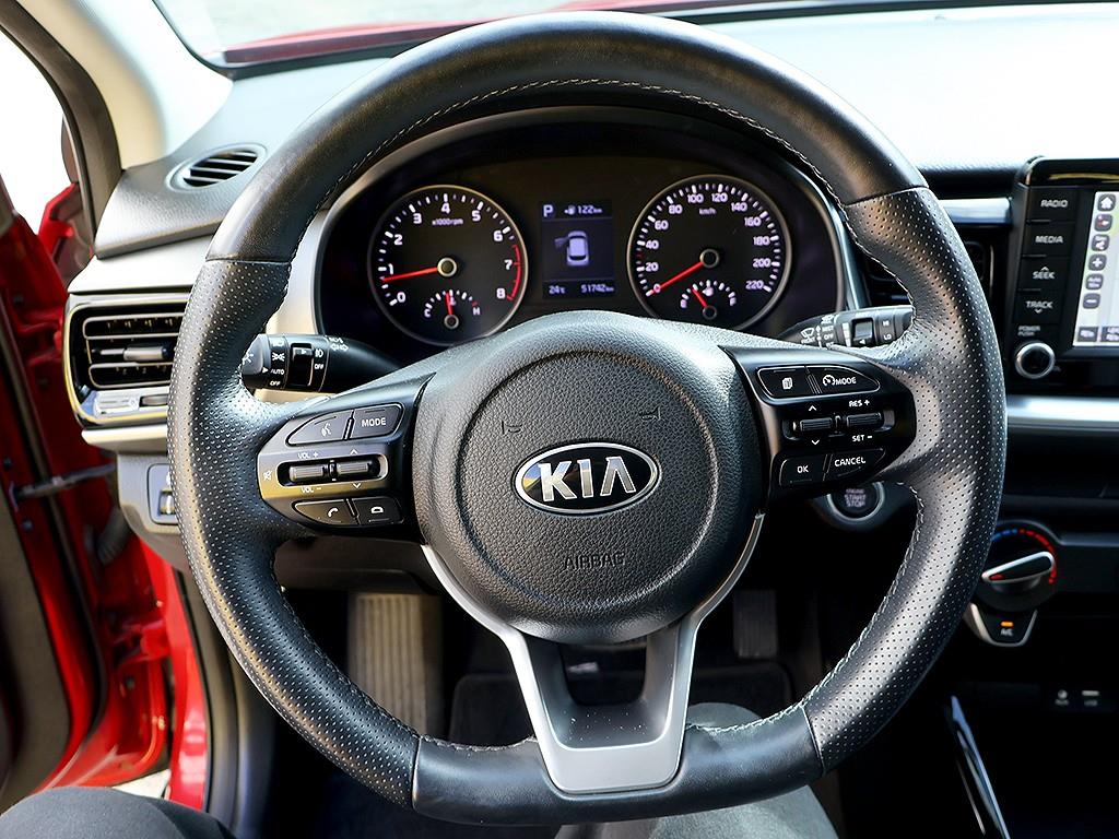 KIA Stonic 2018 Rojo - Importación desde Corea - HF Imports Iquique - Foto 8