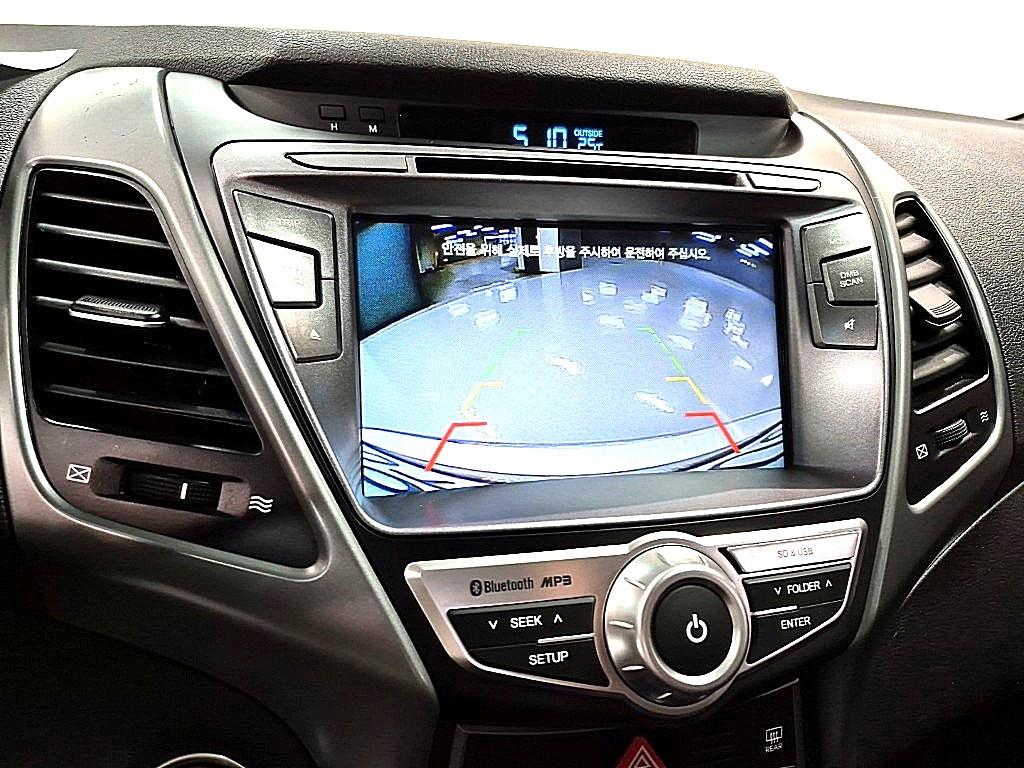 HYUNDAI Avante - Vista 12