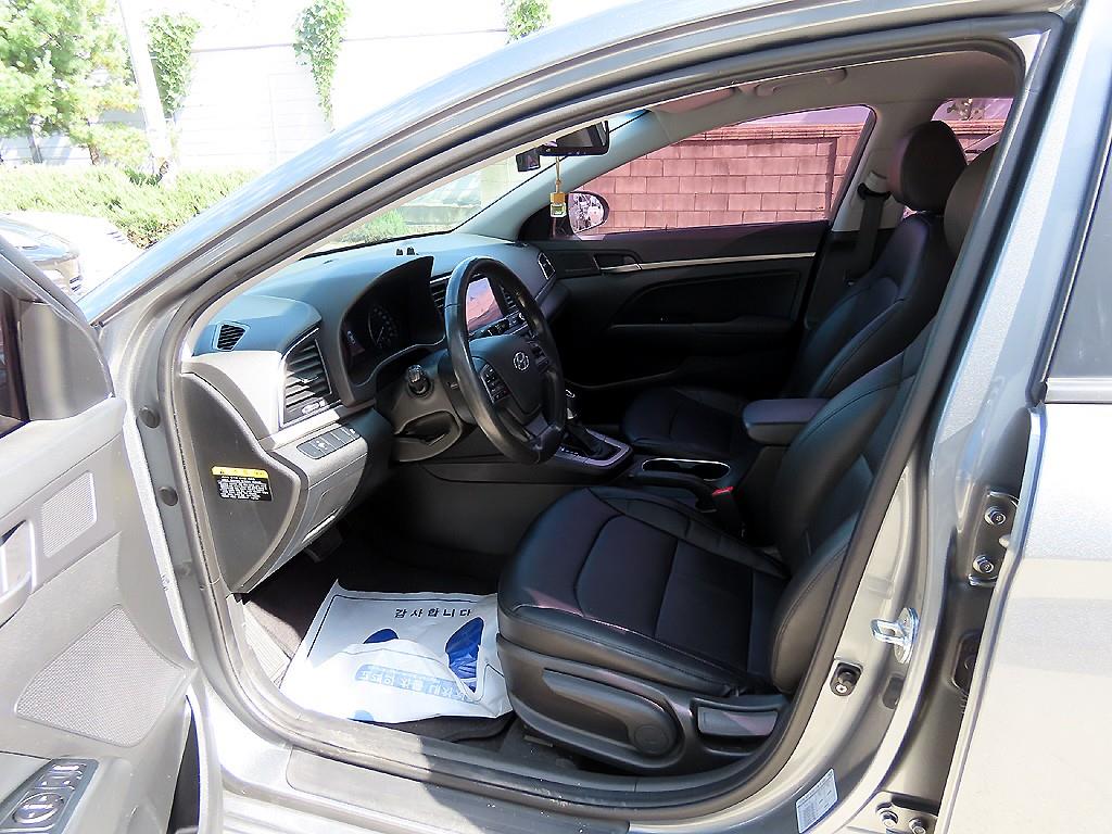 HYUNDAI Avante - Vista 5