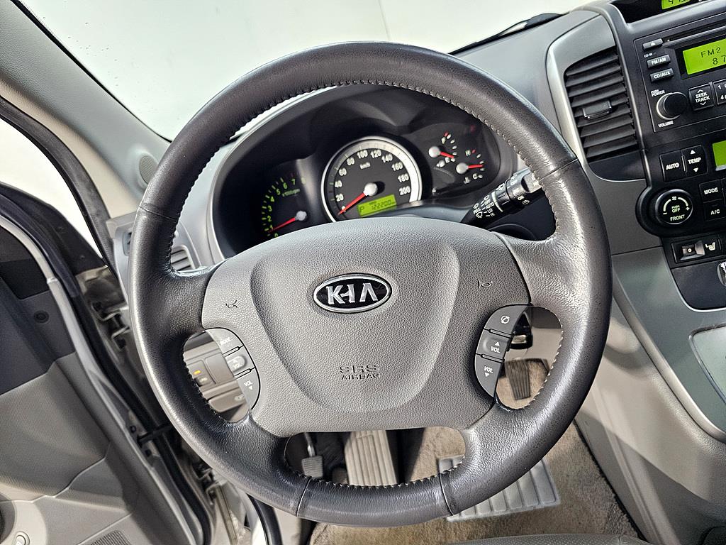 KIA Carnival - Vista 12
