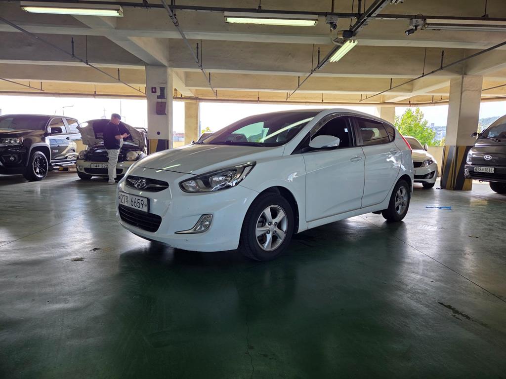 HYUNDAI Accent 2015 Blanco - Importación desde Corea - HF Imports Iquique - Foto 1