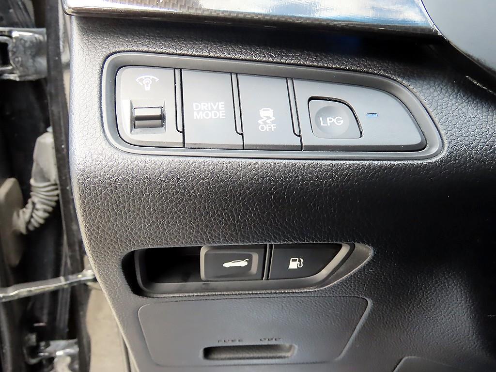 HYUNDAI Grandeur - Vista 12