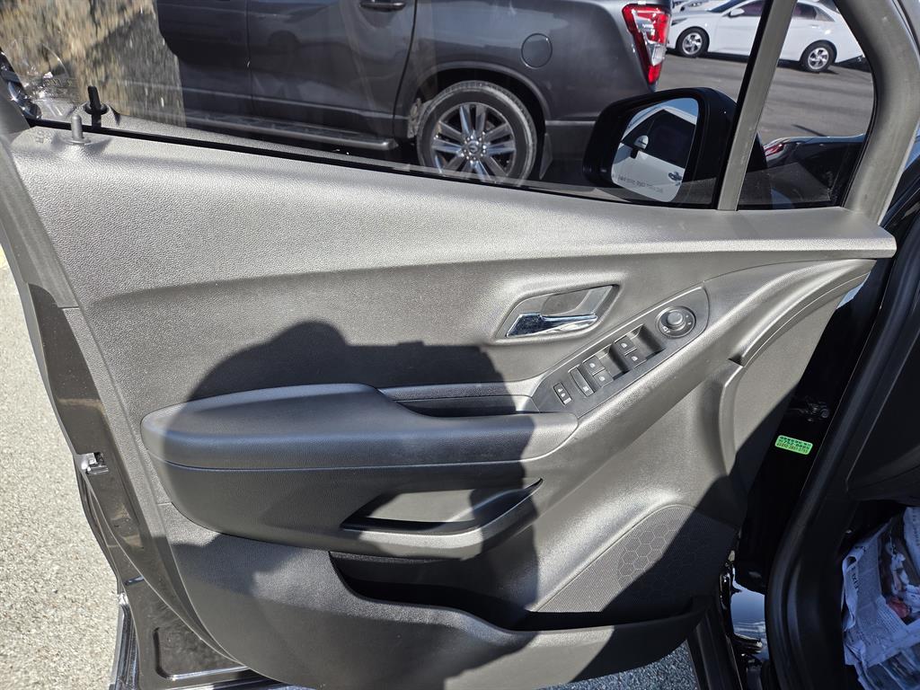 Chevrolet Trax 2020 Negro - Importación desde Corea - HF Imports Iquique - Foto 14