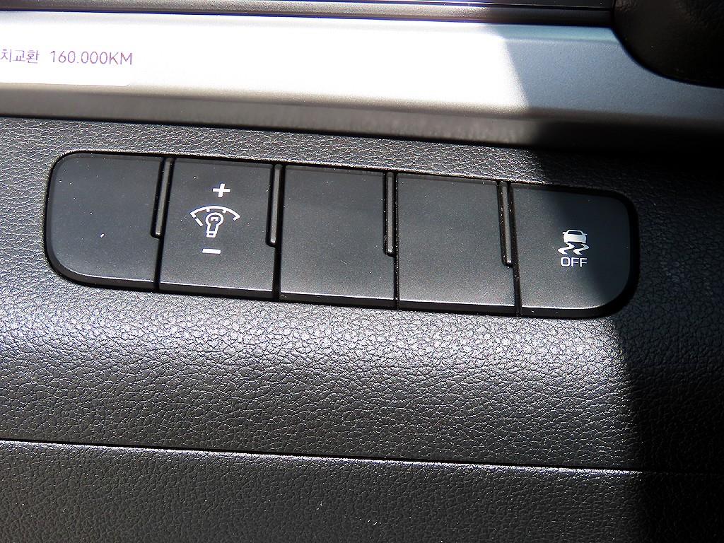 HYUNDAI Avante - Vista 12