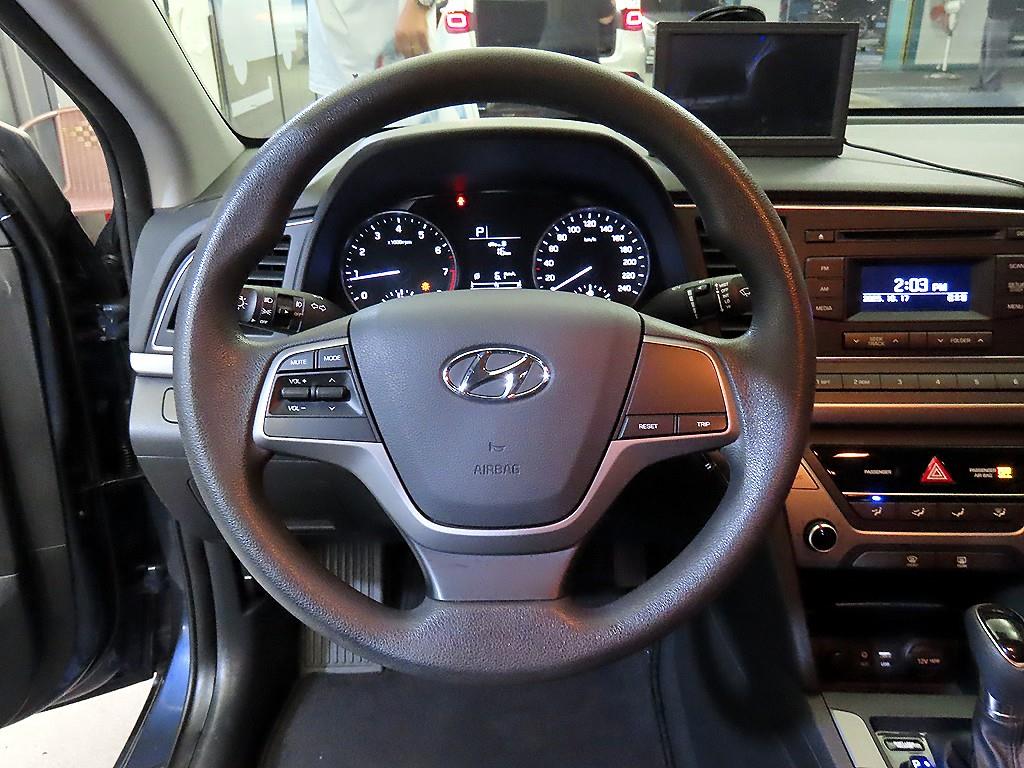 HYUNDAI Avante - Vista 8