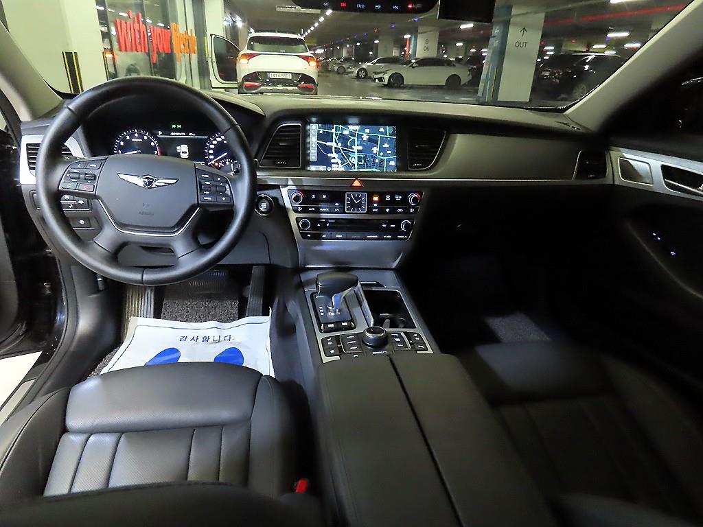 Genesis G80 - Vista 10