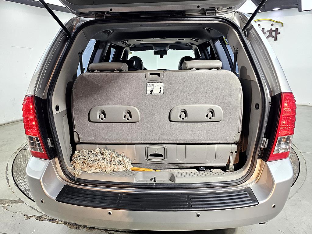 KIA Carnival 2008 Plateado - Importación desde Corea - HF Imports Iquique - Foto 18