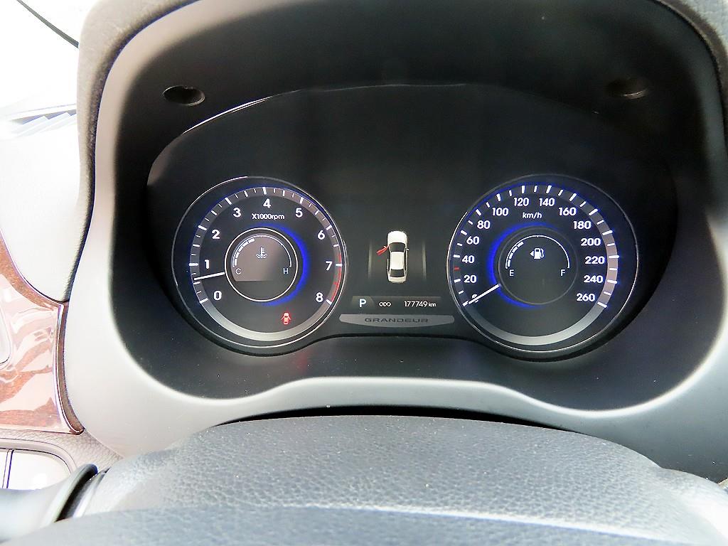 HYUNDAI Grandeur - Vista 9