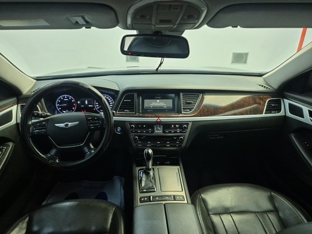 HYUNDAI Genesis - Vista 7