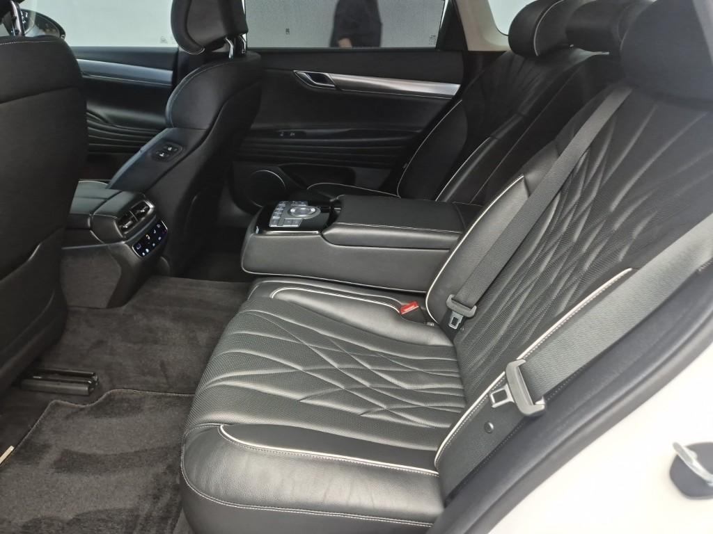 Genesis G80 - Vista 12