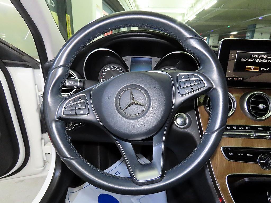 Mercedes Benz C Class - Vista 8