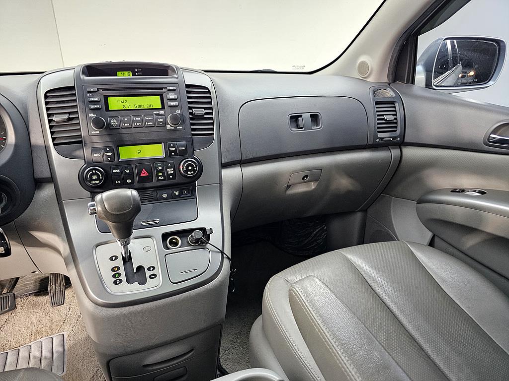 KIA Carnival - Vista 10