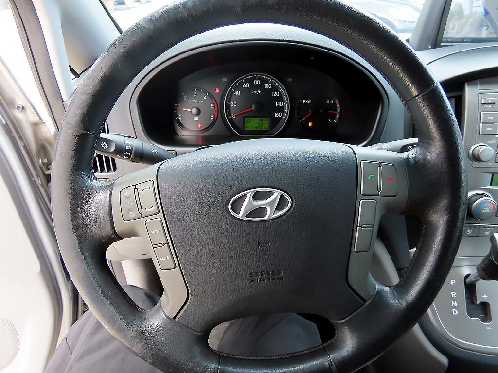 HYUNDAI Starex - Vista 9