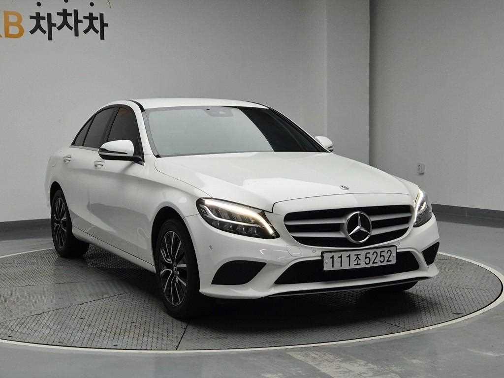 Mercedes Benz C Class - Vista 4