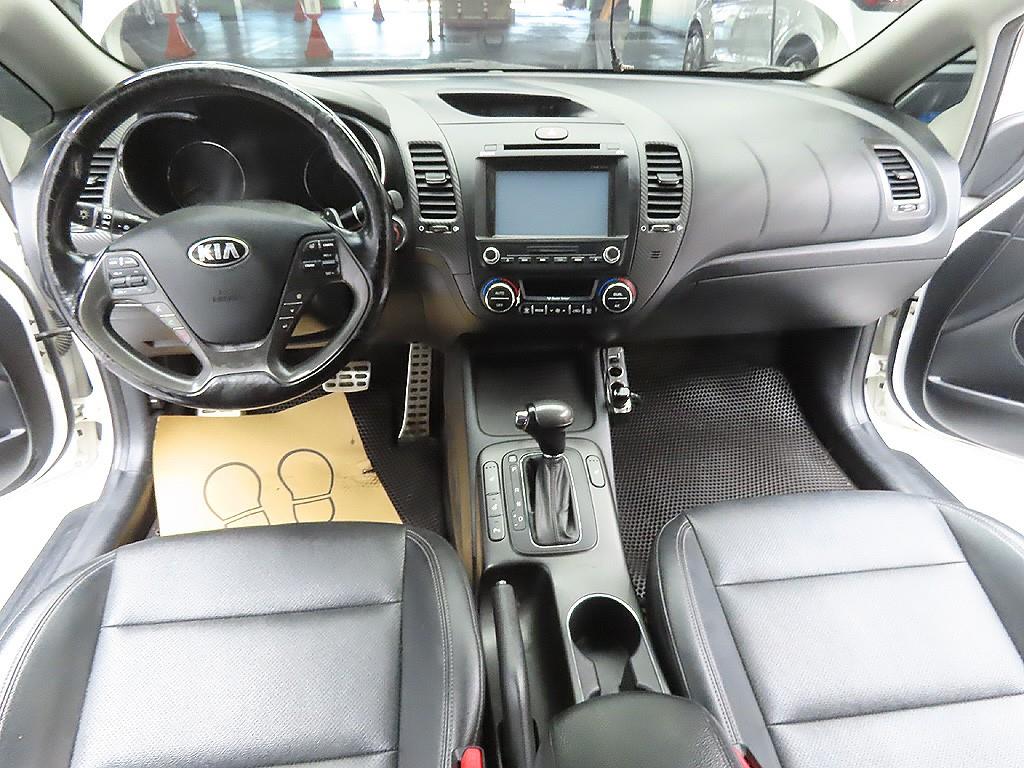 KIA K3 2013 Blanco - Importación desde Corea - HF Imports Iquique - Foto 10