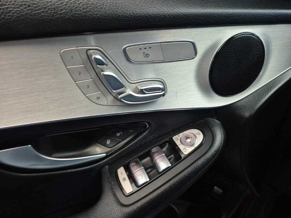 Mercedes Benz GLC Class 2018 Negro - Importación desde Corea - HF Imports Iquique - Foto 19