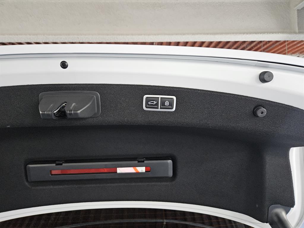 Genesis G80 - Vista 6