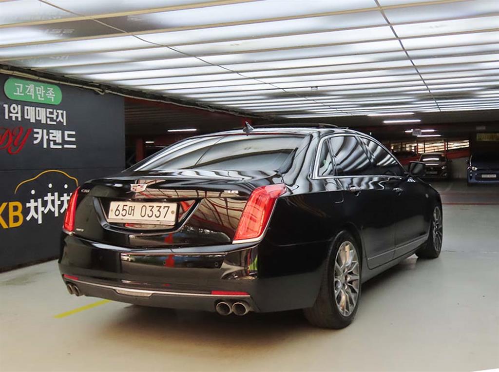 Cadillac CT6 - Vista 4