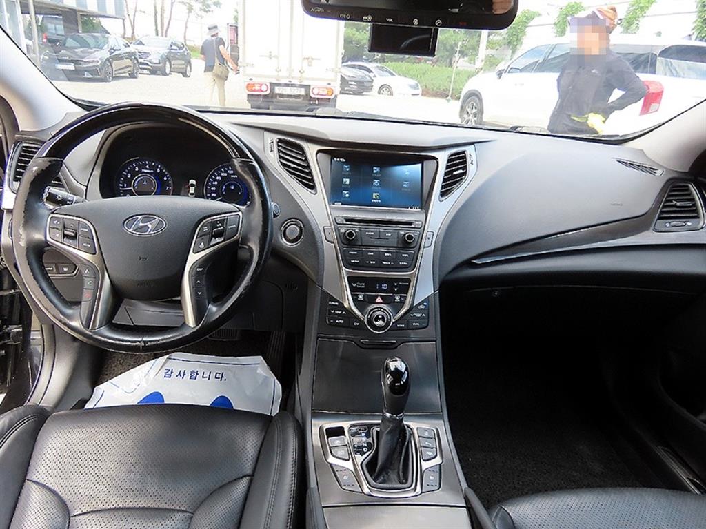 HYUNDAI Grandeur - Vista 7