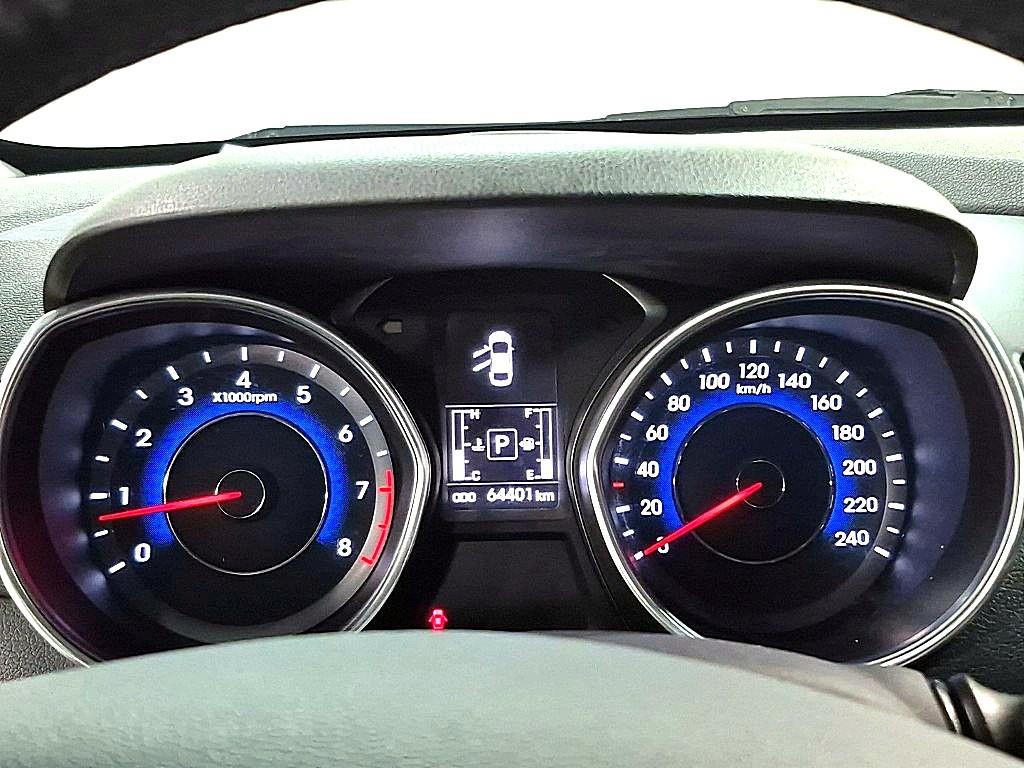 HYUNDAI Avante - Vista 7