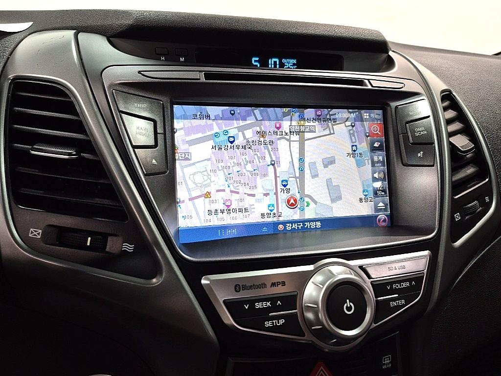 HYUNDAI Avante - Vista 11