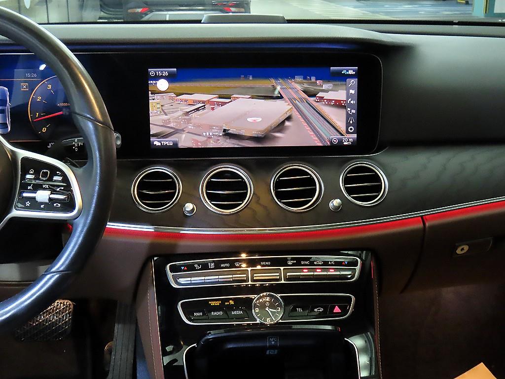 Mercedes Benz E class - Vista 11