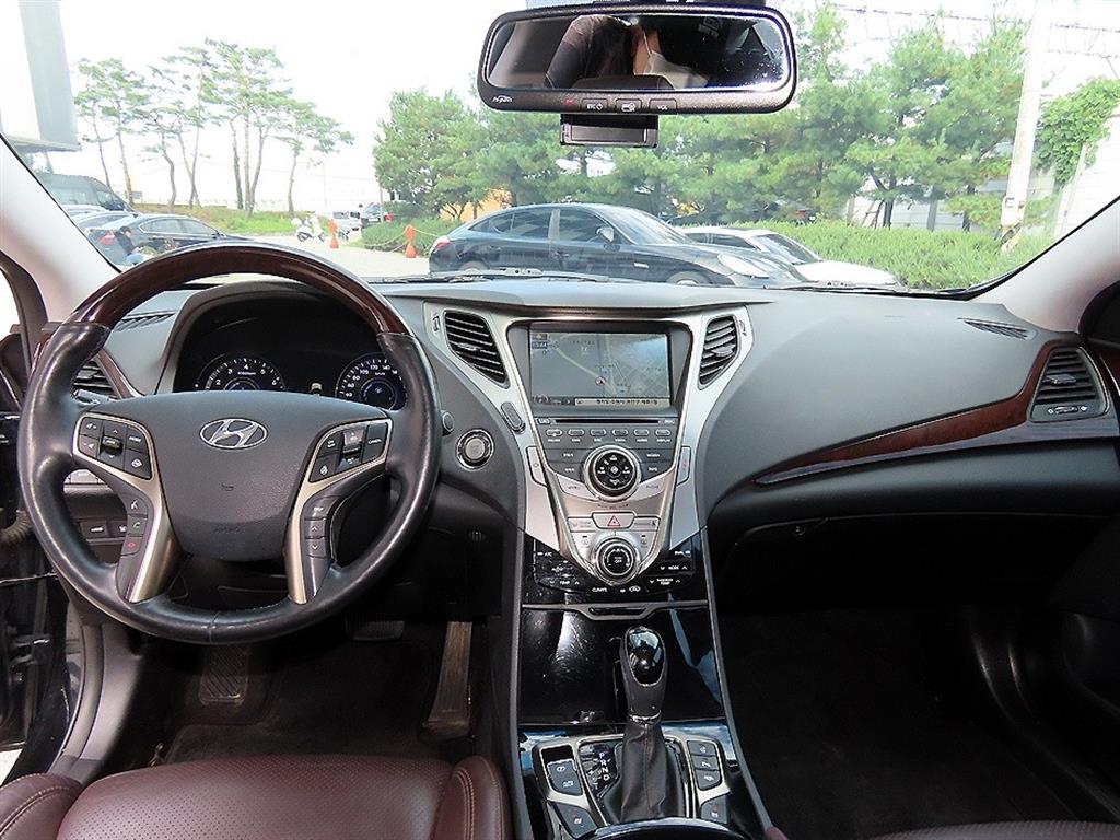 HYUNDAI Grandeur - Vista 7