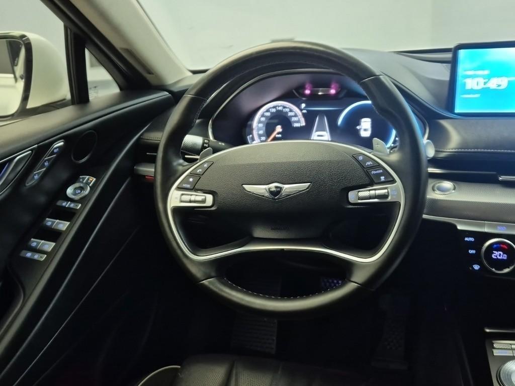 Genesis G80 - Vista 9