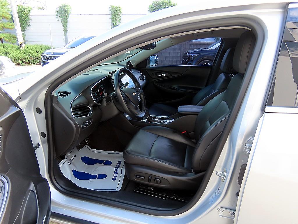 Chevrolet Malibu - Vista 5