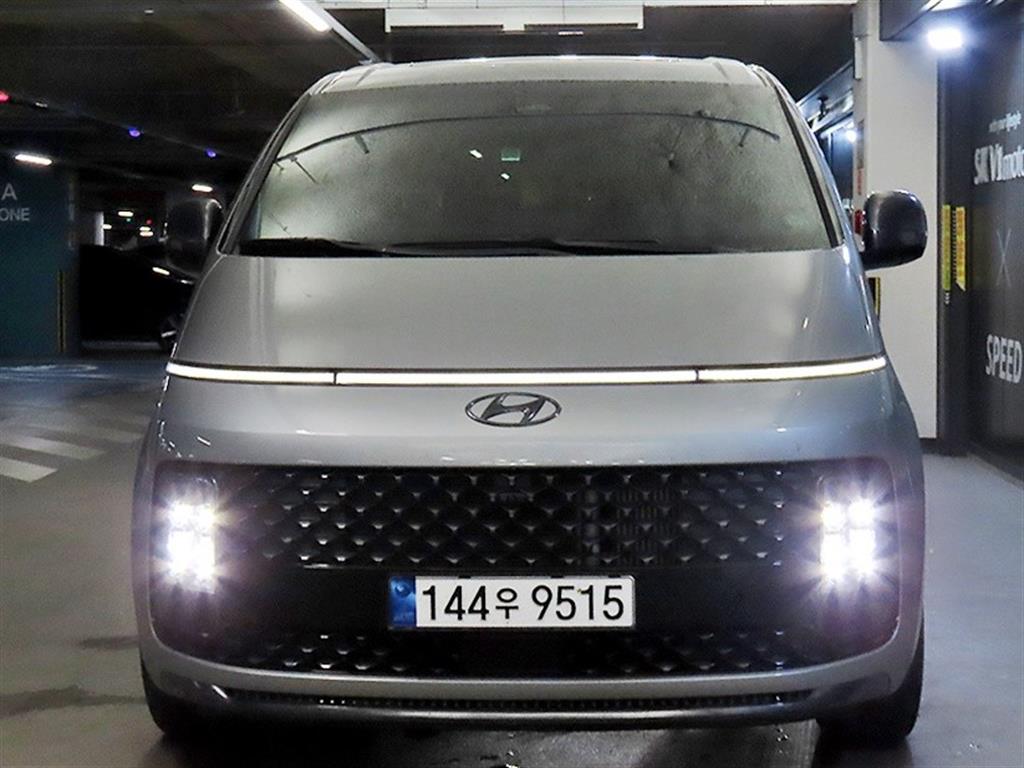 HYUNDAI Staria - Vista 2