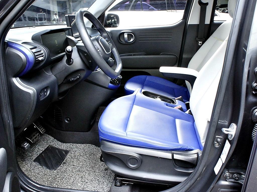 HYUNDAI Casper - Vista 5