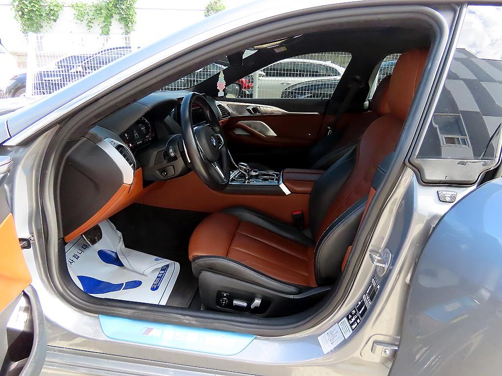 BMW 8 Series - Vista 5