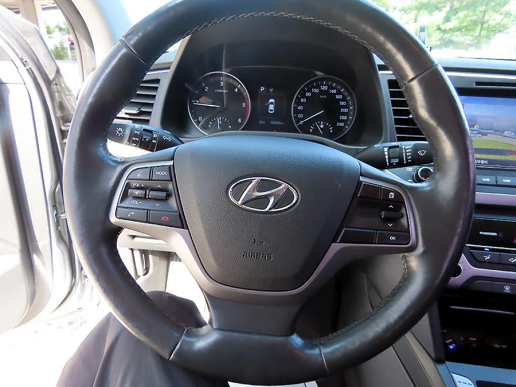 HYUNDAI Avante - Vista 8