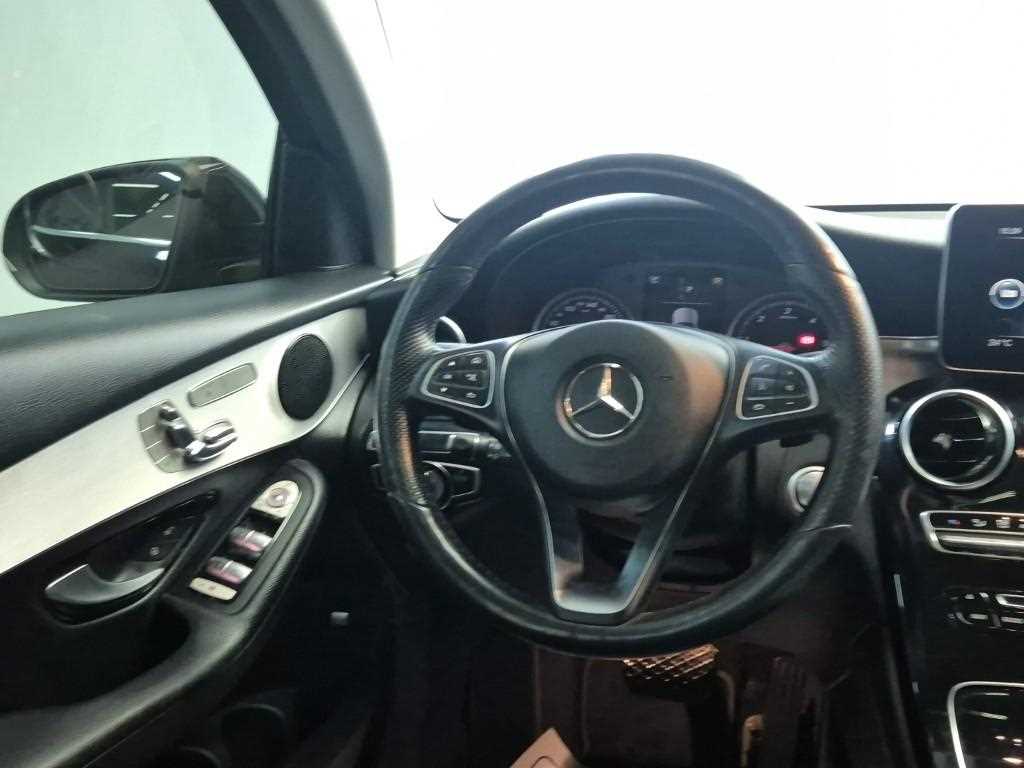 Mercedes Benz GLC Class - Vista 9