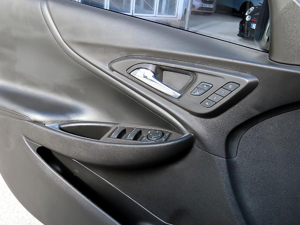 Chevrolet Malibu - Vista 11