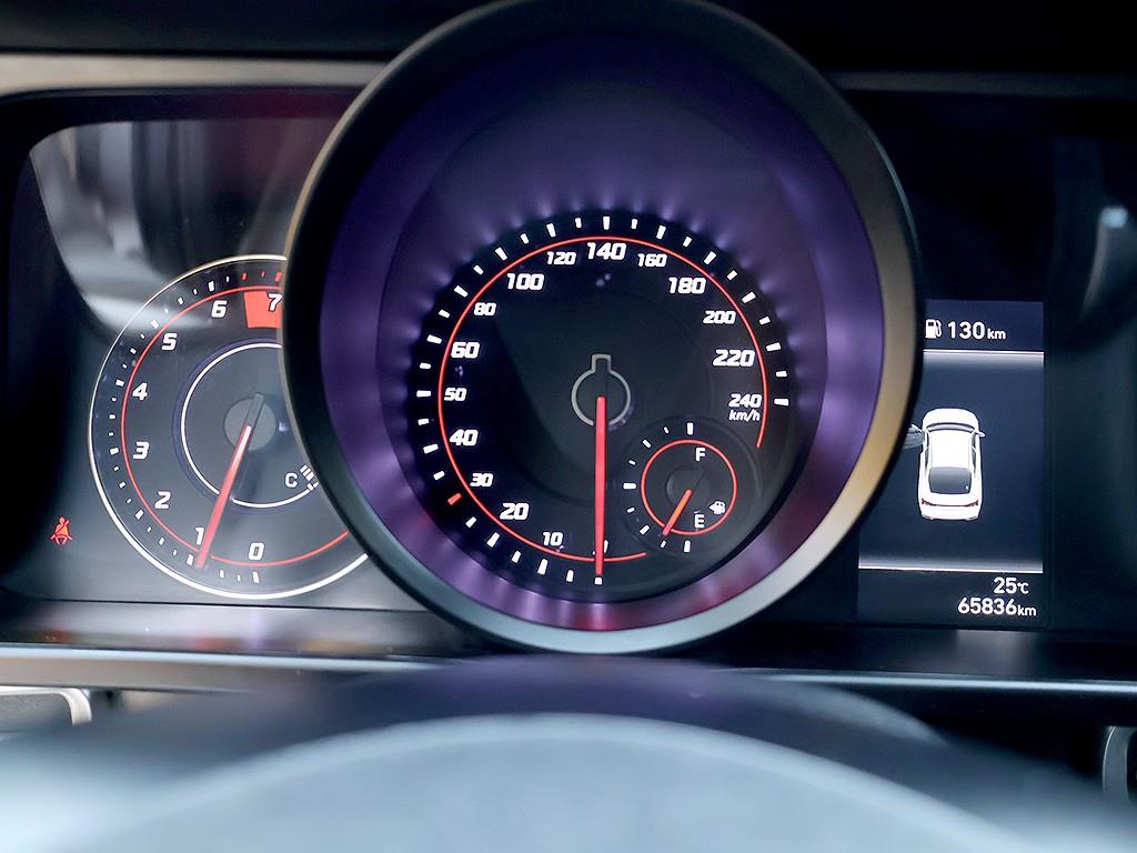 HYUNDAI Avante - Vista 11