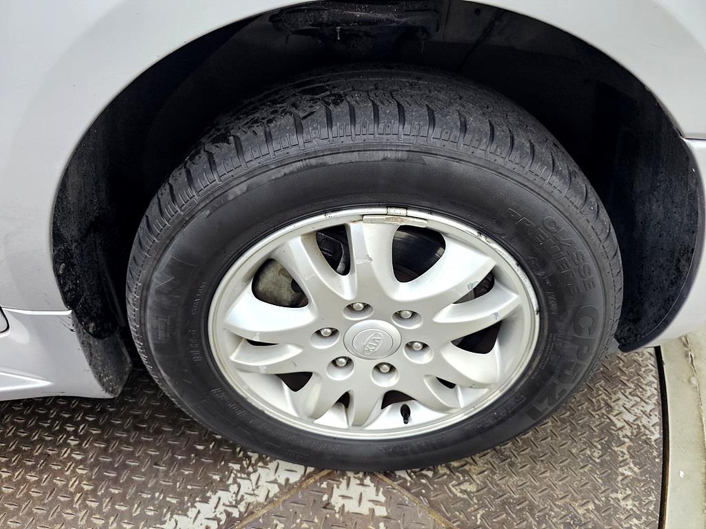 KIA Carnival 2008 Plateado - Importación desde Corea - HF Imports Iquique - Foto 20