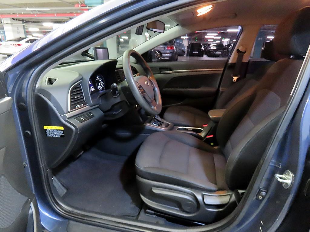 HYUNDAI Avante - Vista 6