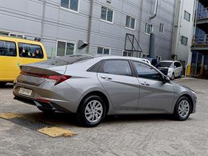 HYUNDAI Avante - Vista 8