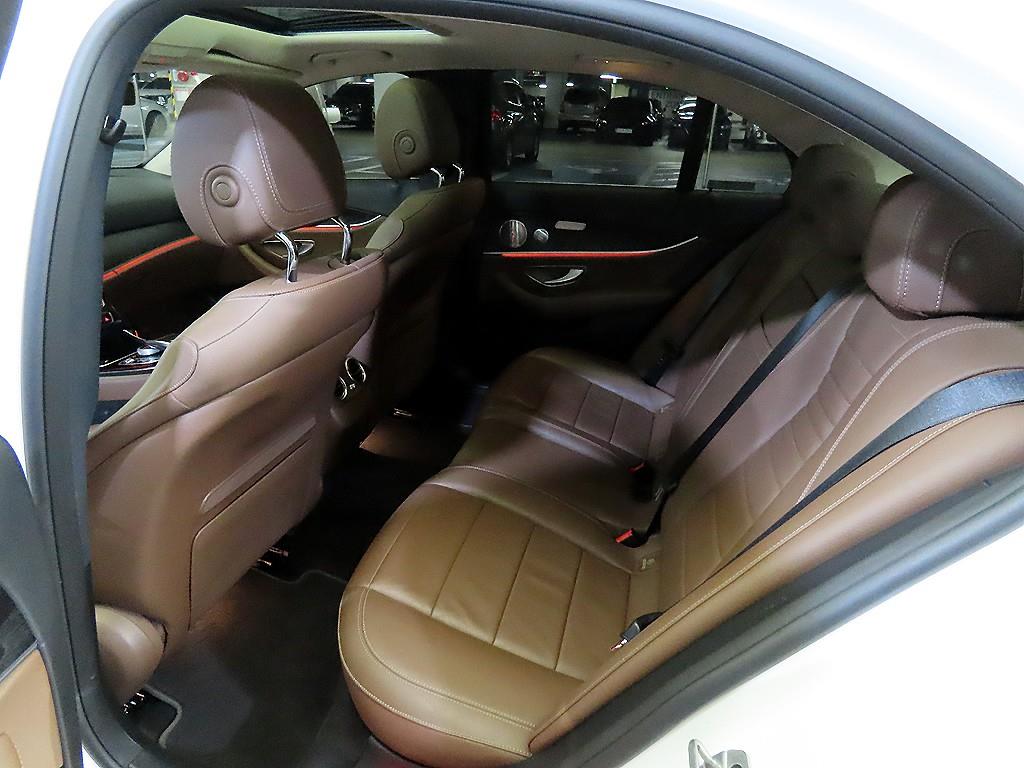 Mercedes Benz E class - Vista 7