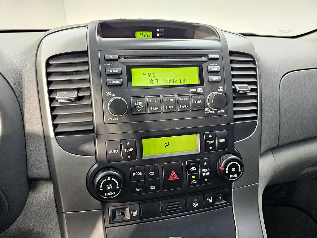 KIA Carnival 2008 Plateado - Importación desde Corea - HF Imports Iquique - Foto 16