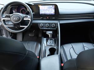 HYUNDAI Avante - Vista 10