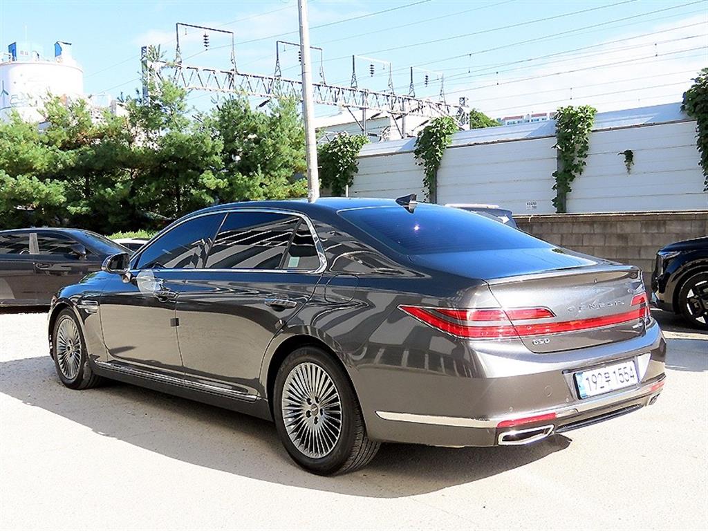 Genesis G90 - Vista 3