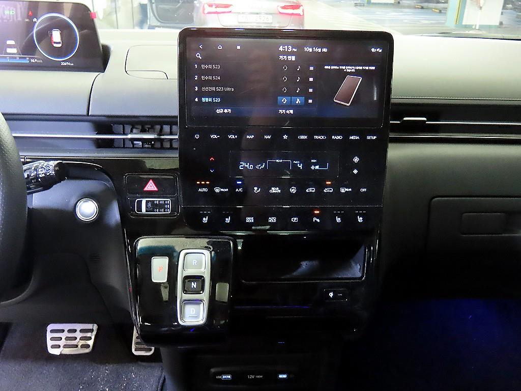 HYUNDAI Staria - Vista 12