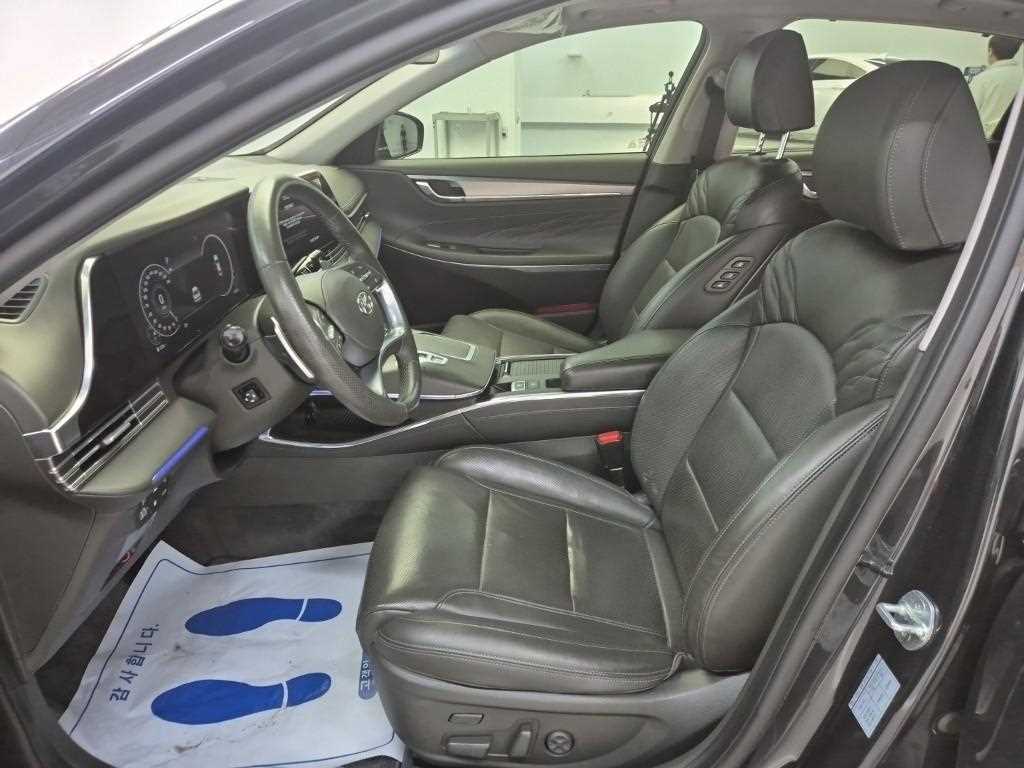 HYUNDAI Grandeur - Vista 11