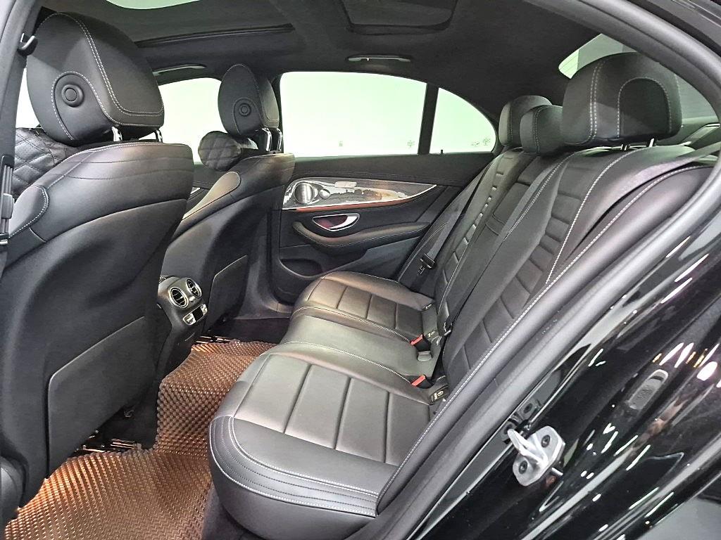 Mercedes Benz E class - Vista 9