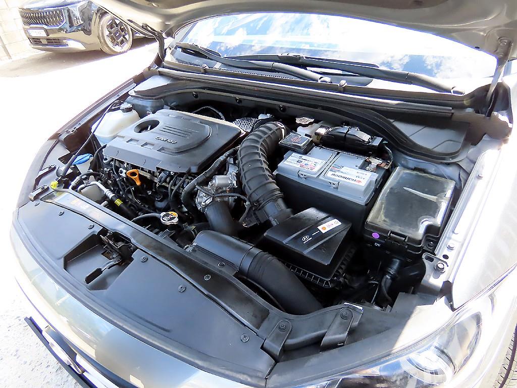 HYUNDAI Avante 2018 Gris - Importación desde Corea - HF Imports Iquique - Foto 17